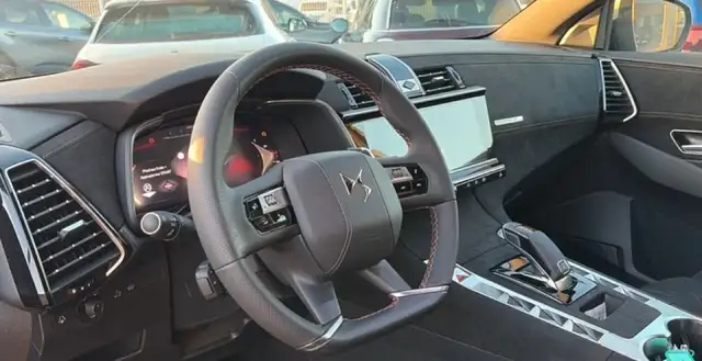 DS Automobiles DS 7 Crossback view 6