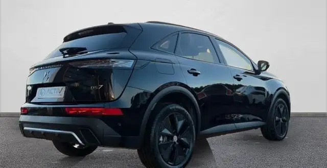 DS Automobiles DS 7 Crossback view 3