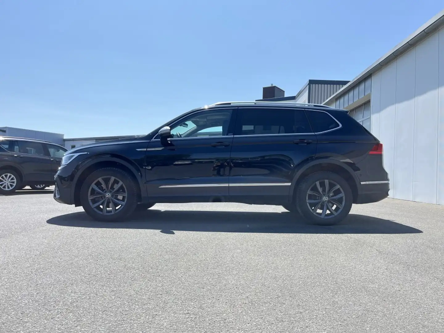 Volkswagen Tiguan Allspace 2.0 TDI DSG 4Motion Life MOVE 238€ m. 20% Anzahl Schwarz - 2