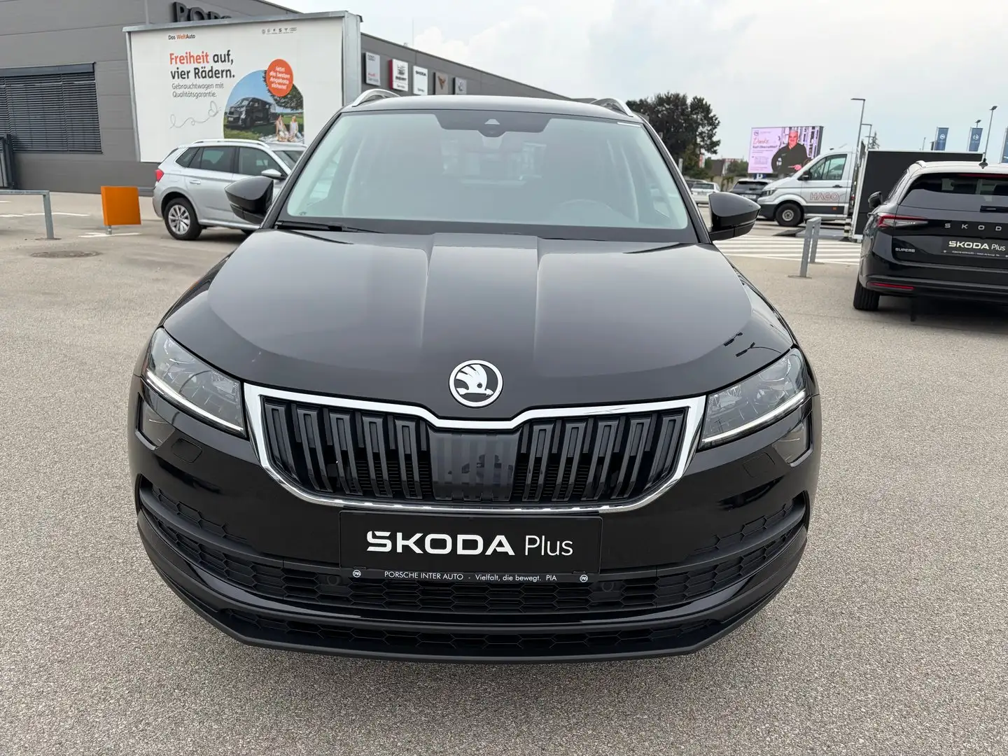 Skoda Karoq Style SC TSI DSG ACT Schwarz - 2