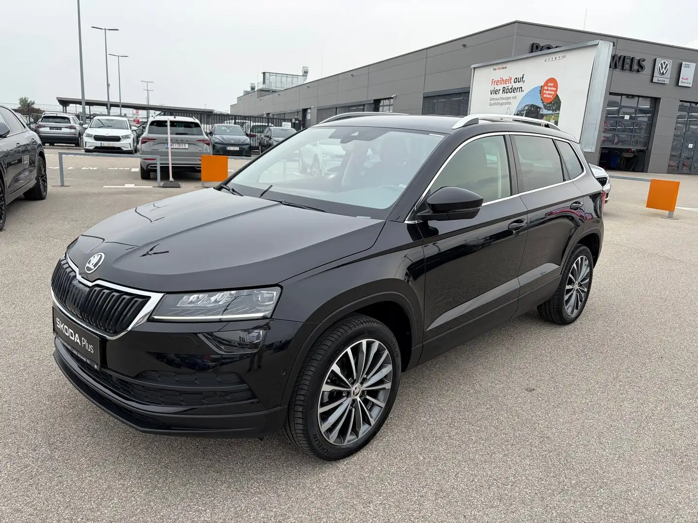 Skoda Karoq Style SC TSI DSG ACT Schwarz - 1