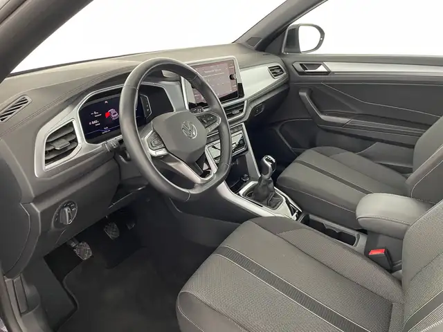 Volkswagen T-Roc view 8