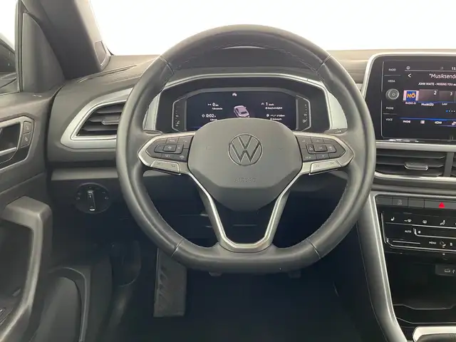 Volkswagen T-Roc view 12