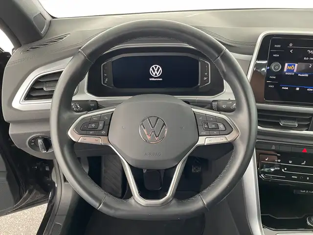 Volkswagen T-Roc view 13