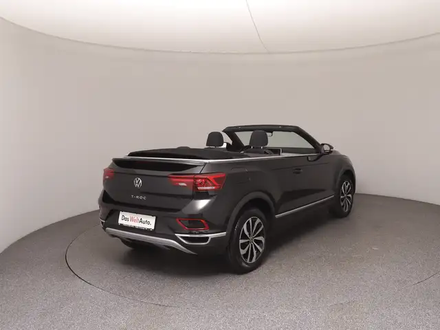 Volkswagen T-Roc view 4