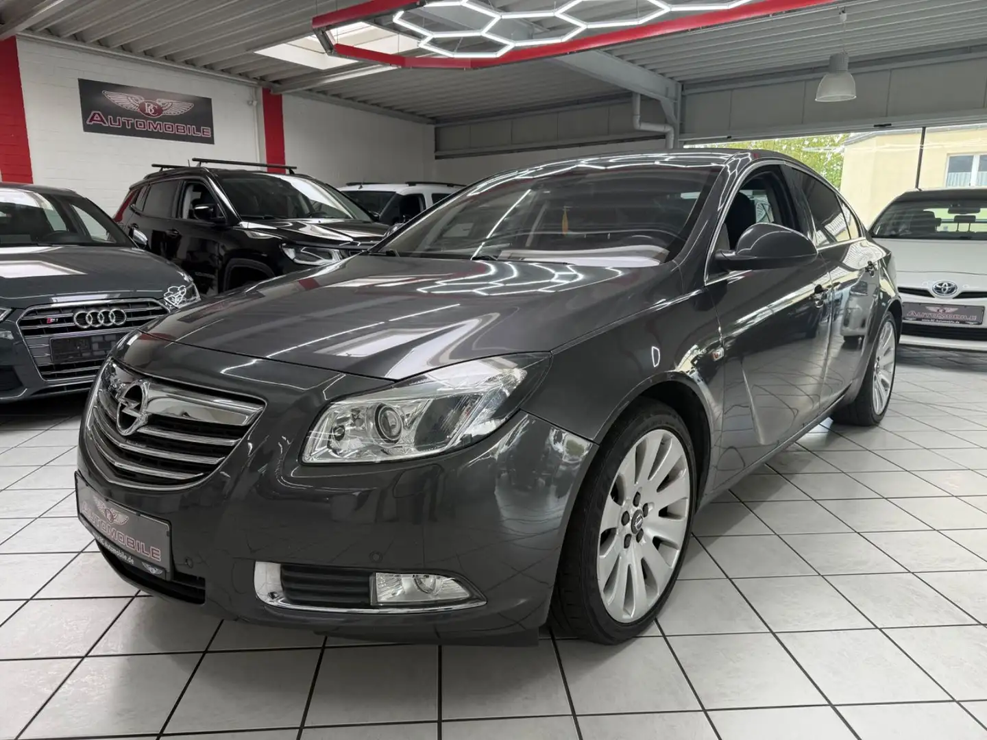 Opel Insignia A Lim. Sport 4x4 PDC NAVI AHK XENON Grau - 1