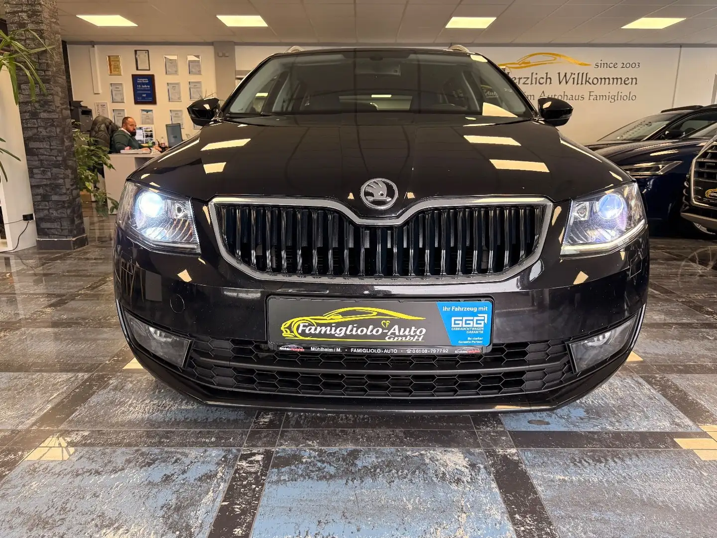 Skoda Octavia Combi Elegance*Teilleder*Navi*Aluräder Noir - 2