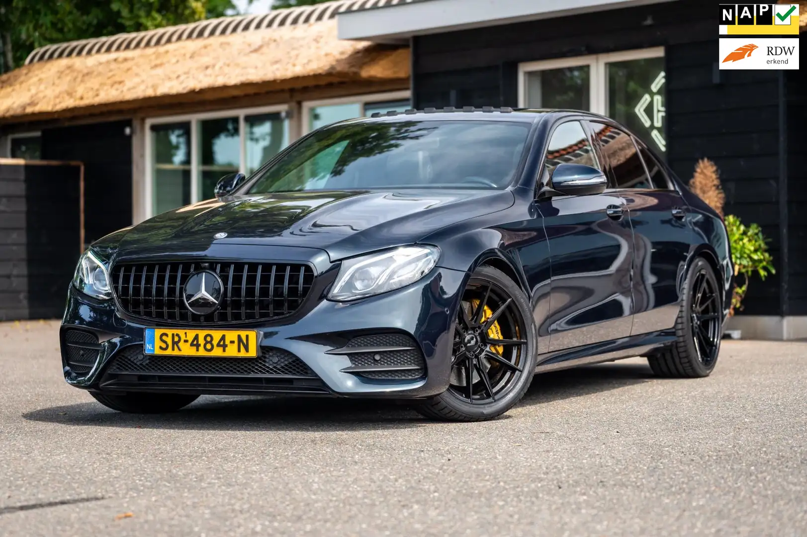 Mercedes-Benz E 300 Burmester I Schuifdak I 19" Breedset nieuw I Distr Verde - 1