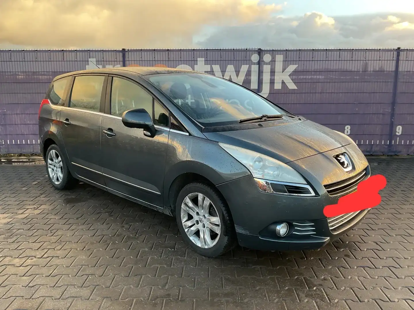 Peugeot 5008 1.6i Premium - 1