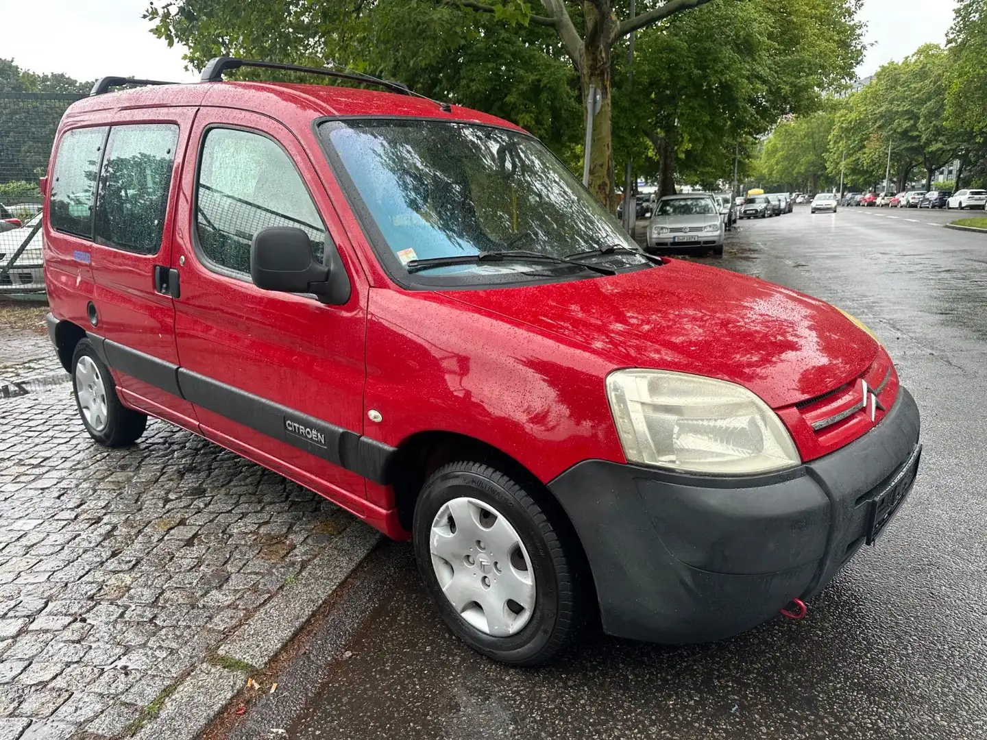 Citroen Berlingo 1.4 First Kombi Rot - 1