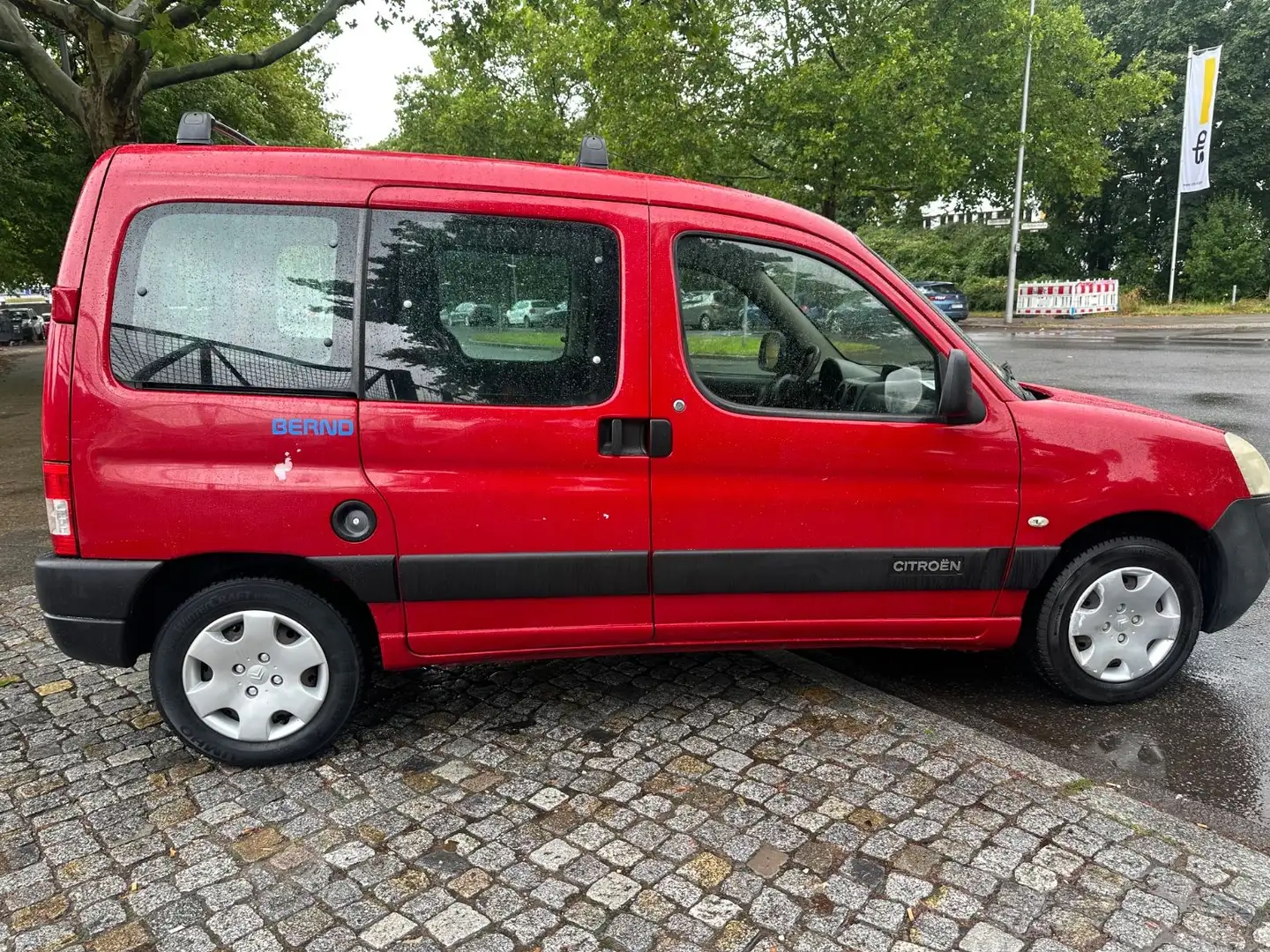 Citroen Berlingo 1.4 First Kombi Rot - 2