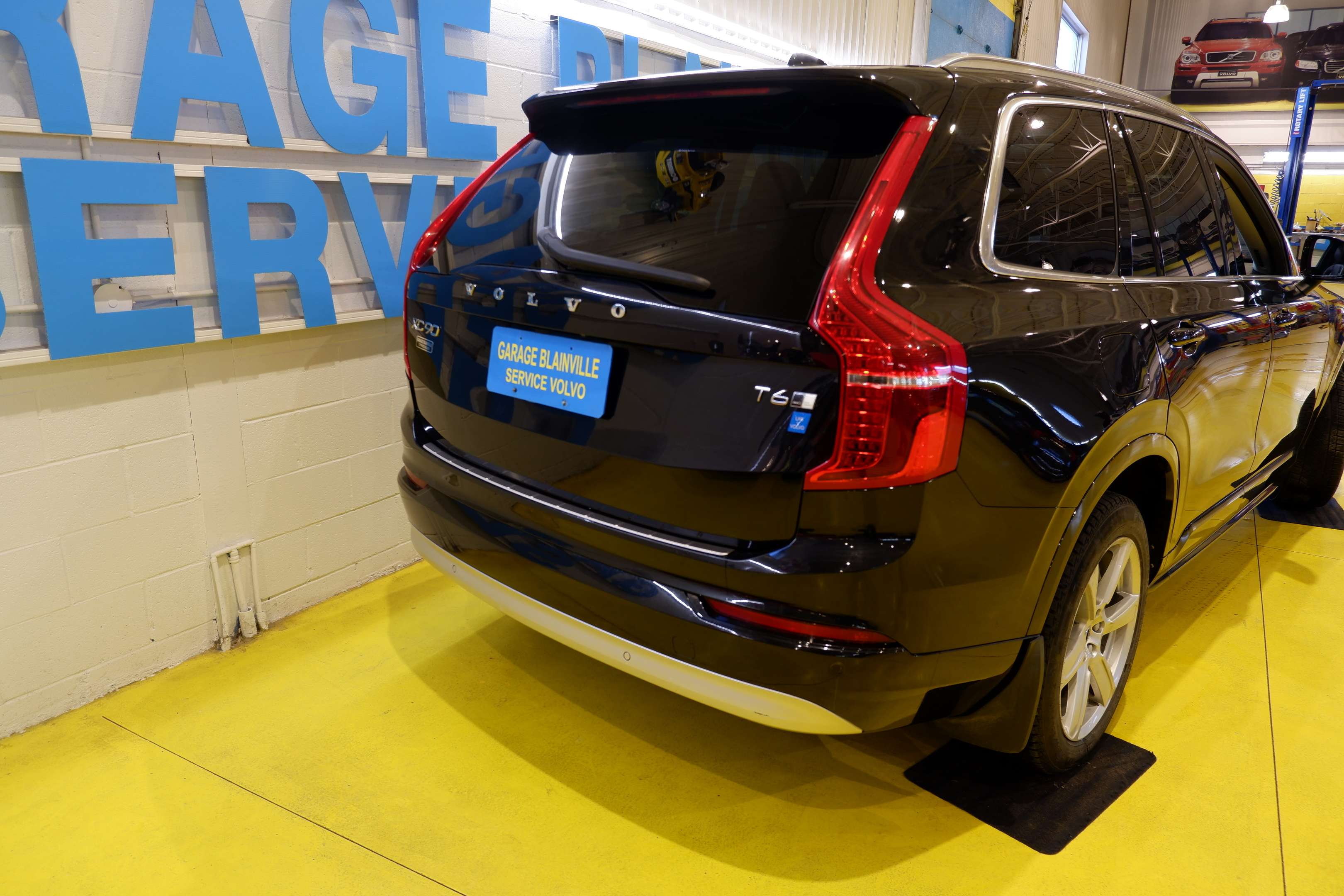 2022 Volvo XC90 T6- POLESTAR- AUTO PILOT,REG VIT ADAP, WINTER PACK alt 5