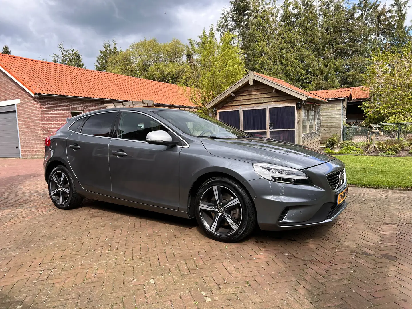 Volvo V40 V40 1.5 T3 Polar+ Sport Grijs - 2