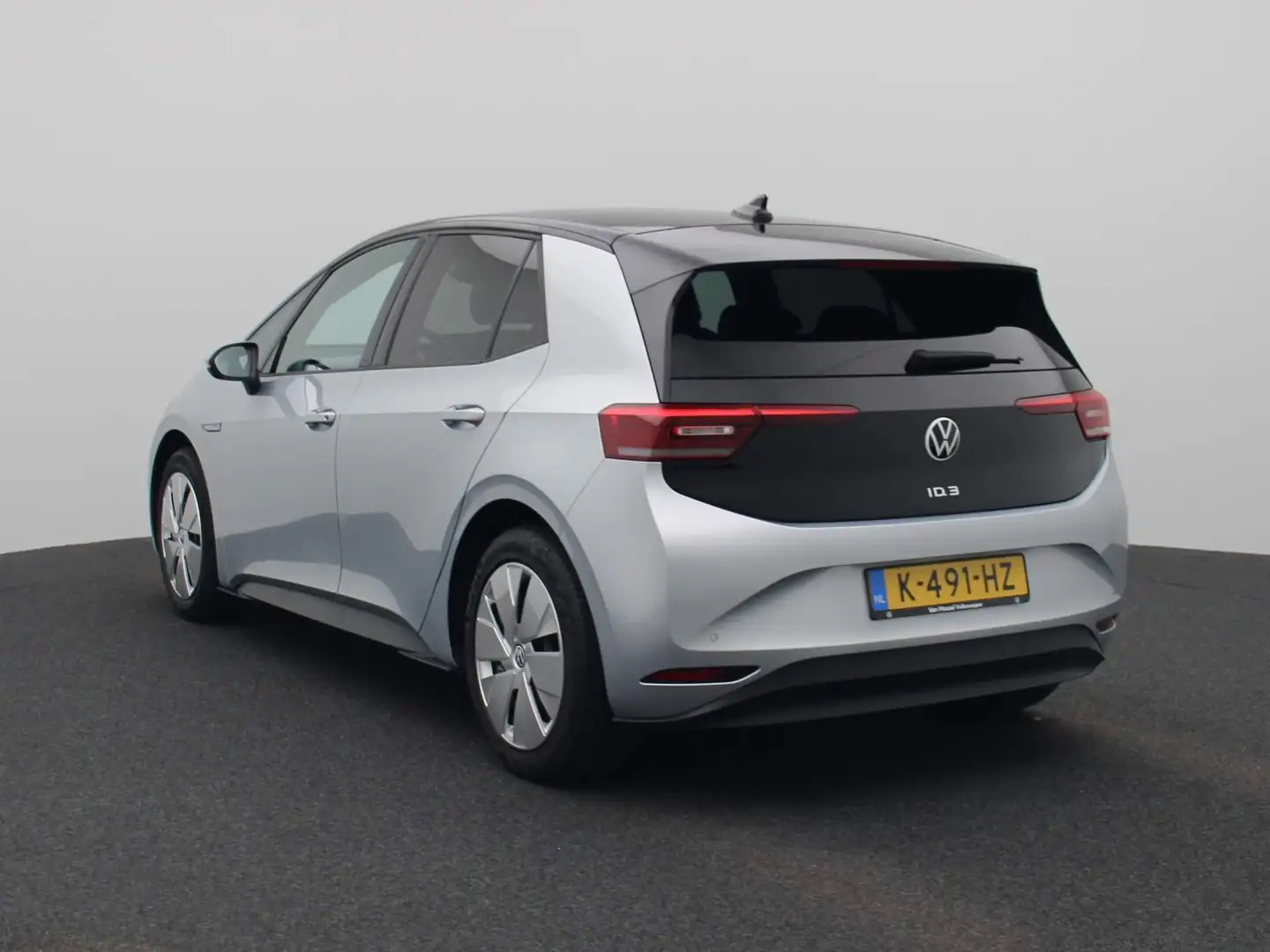 Volkswagen ID.3 Business 58 kWh | Navigatie | Camera | Stoelverwar Grijs - 2