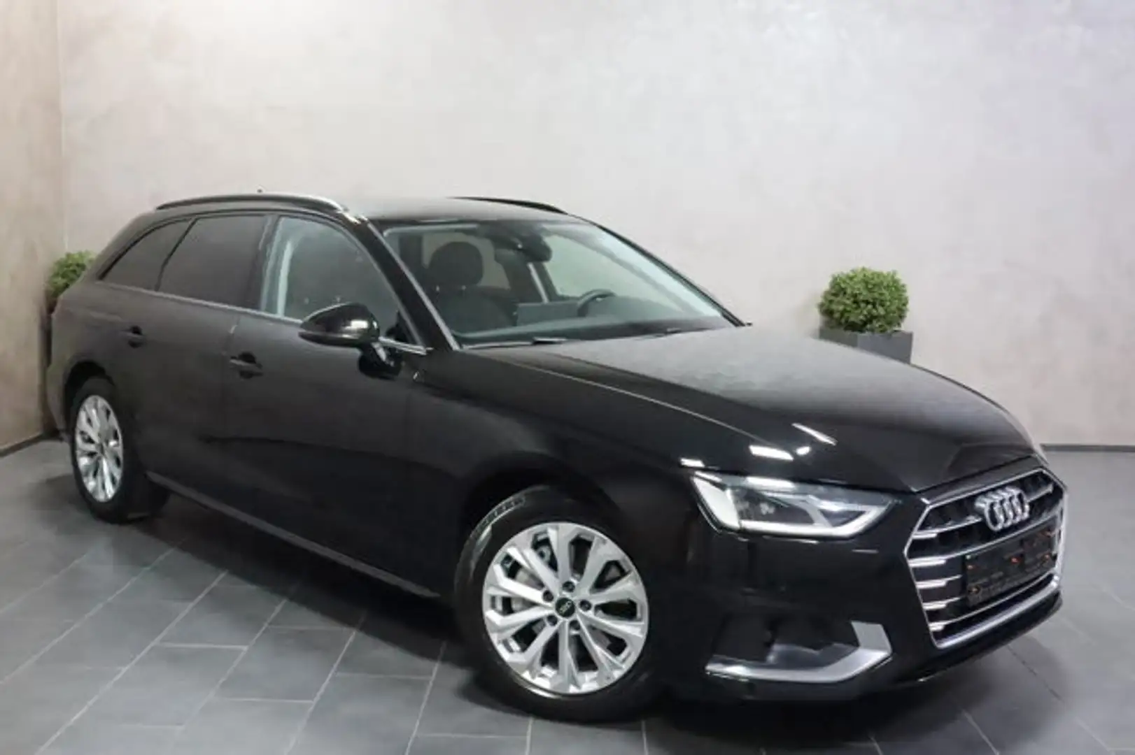 Audi A4 Avant 40 TDI Advanced LED NAVI 17ZOLL SHZ PDC Schwarz - 2