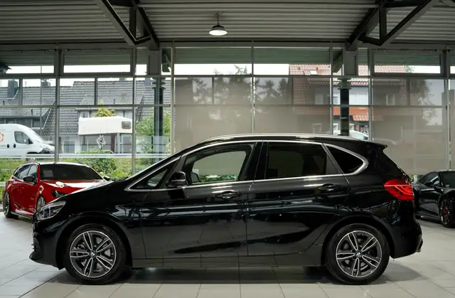 BMW 2 Series view 10