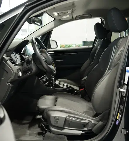 BMW 2 Series view 18