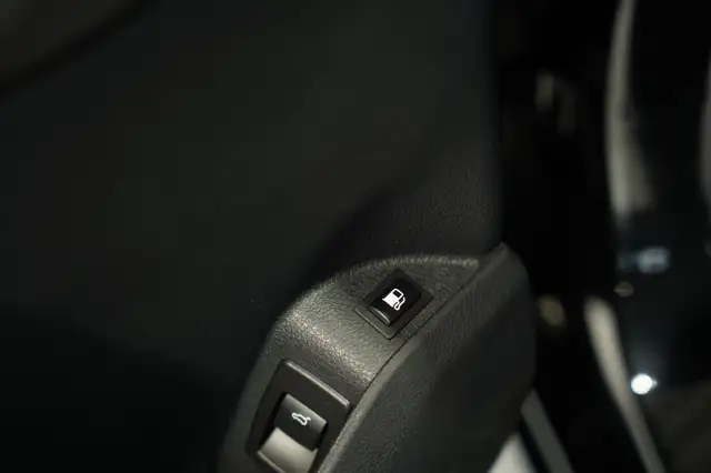 BMW 2 Series view 21