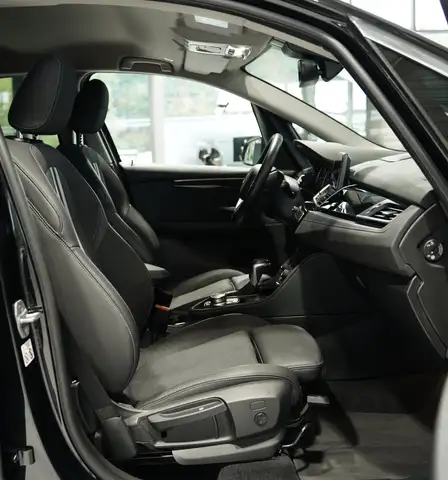 BMW 2 Series view 11