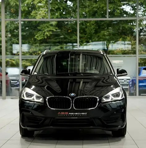 BMW 2 Series view 3