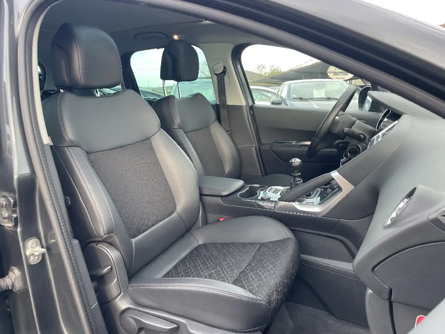 Peugeot 3008 1.6 BlueHDi 120ch Setamp;S BVM6 Allure - 2
