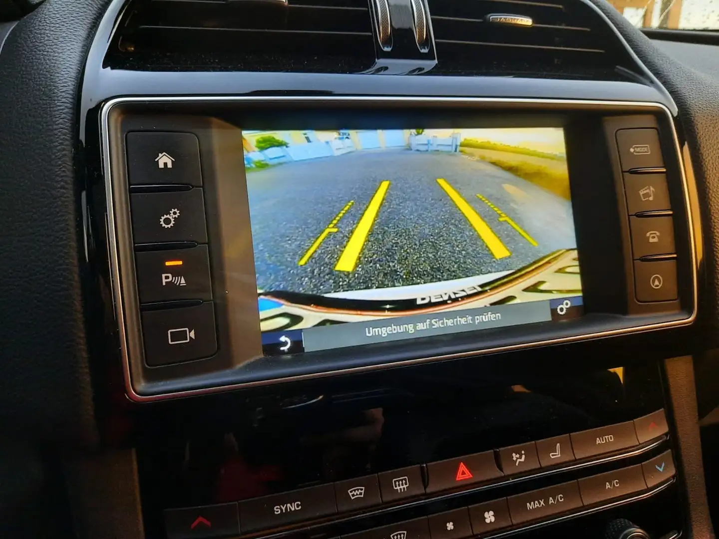 Jaguar F-Pace 20d AWD R-Sport - 2