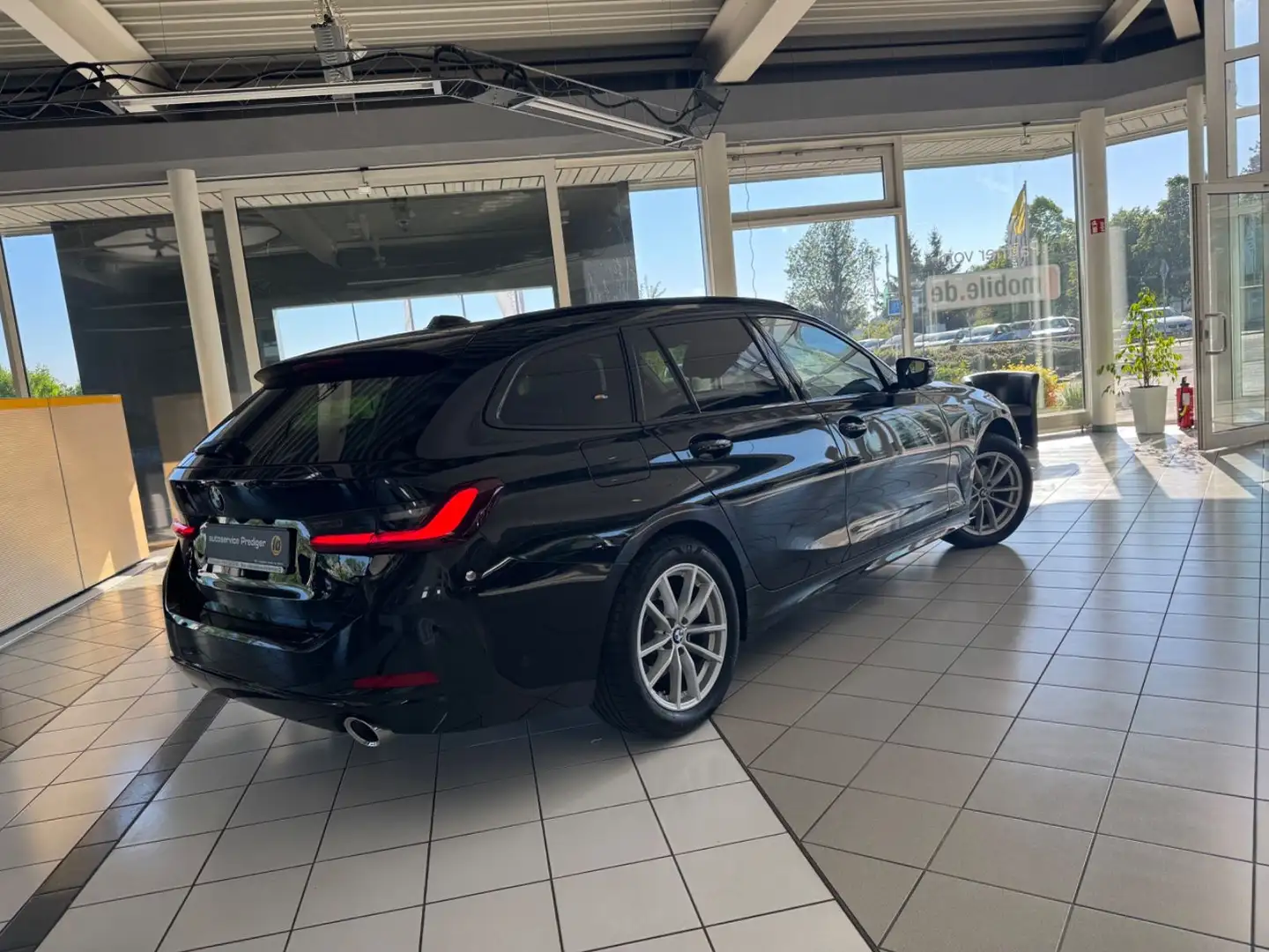 BMW 320 Baureihe 3 Touring 320 d xDrive*LED* Schwarz - 2