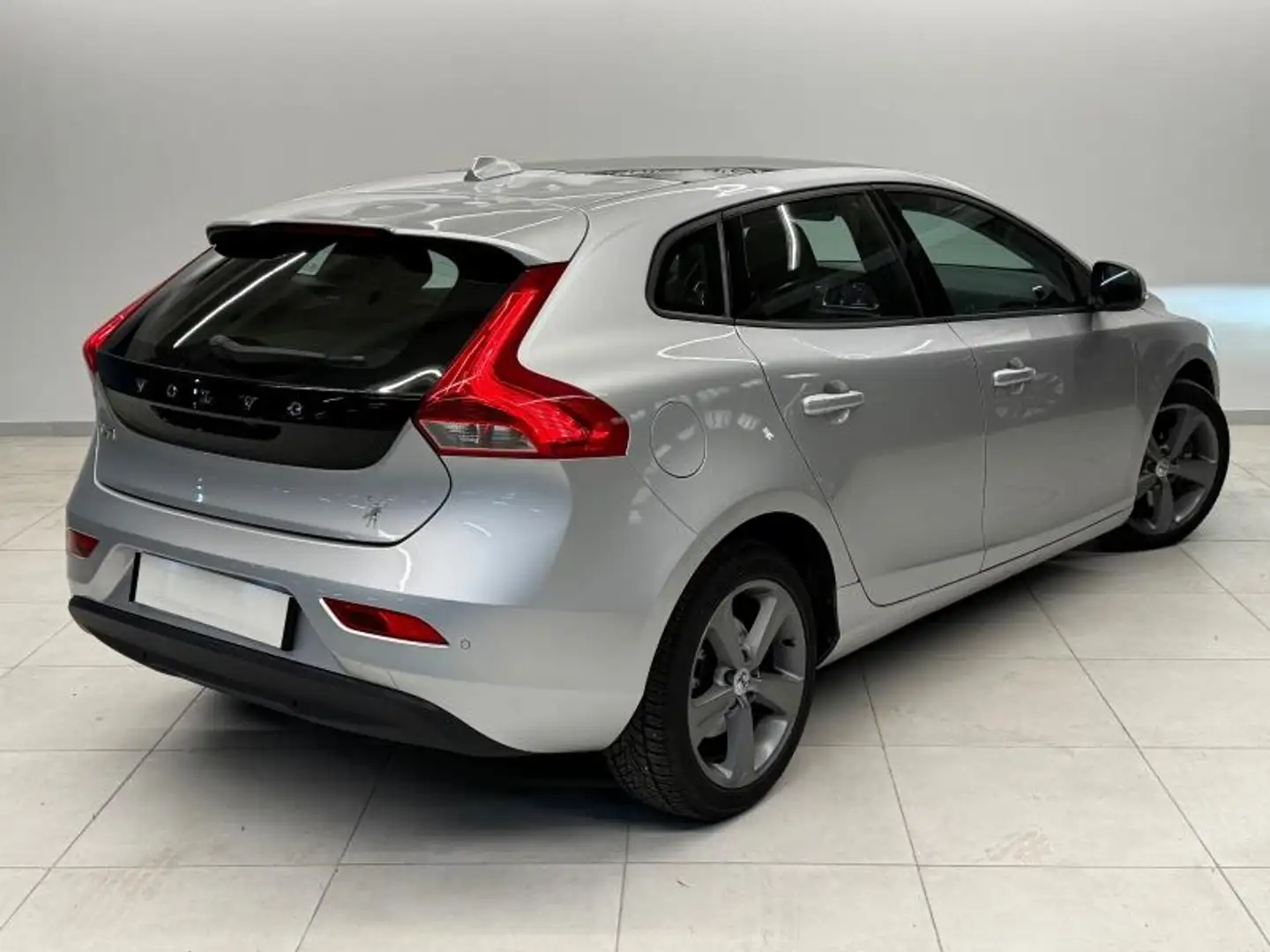 Volvo V40 T2 122ch Signature Edition Geartronic Silber - 2