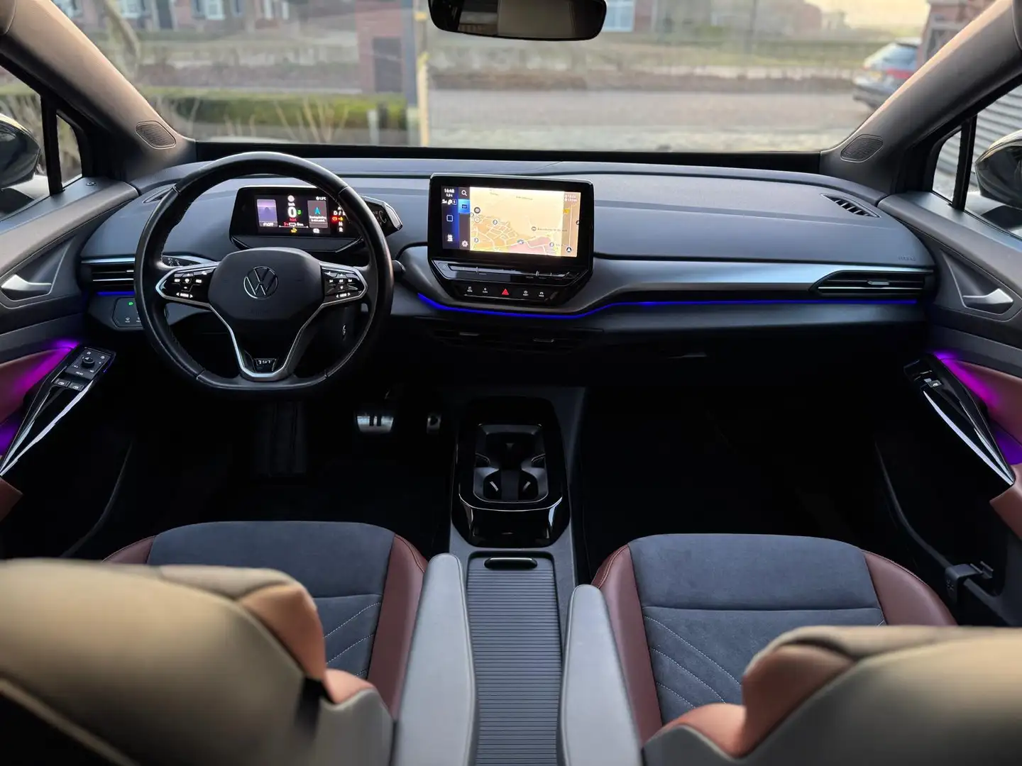 Volkswagen ID.4 First 77 kWh, achteruitrijcamera, 20 inch, wegklap Gris - 2