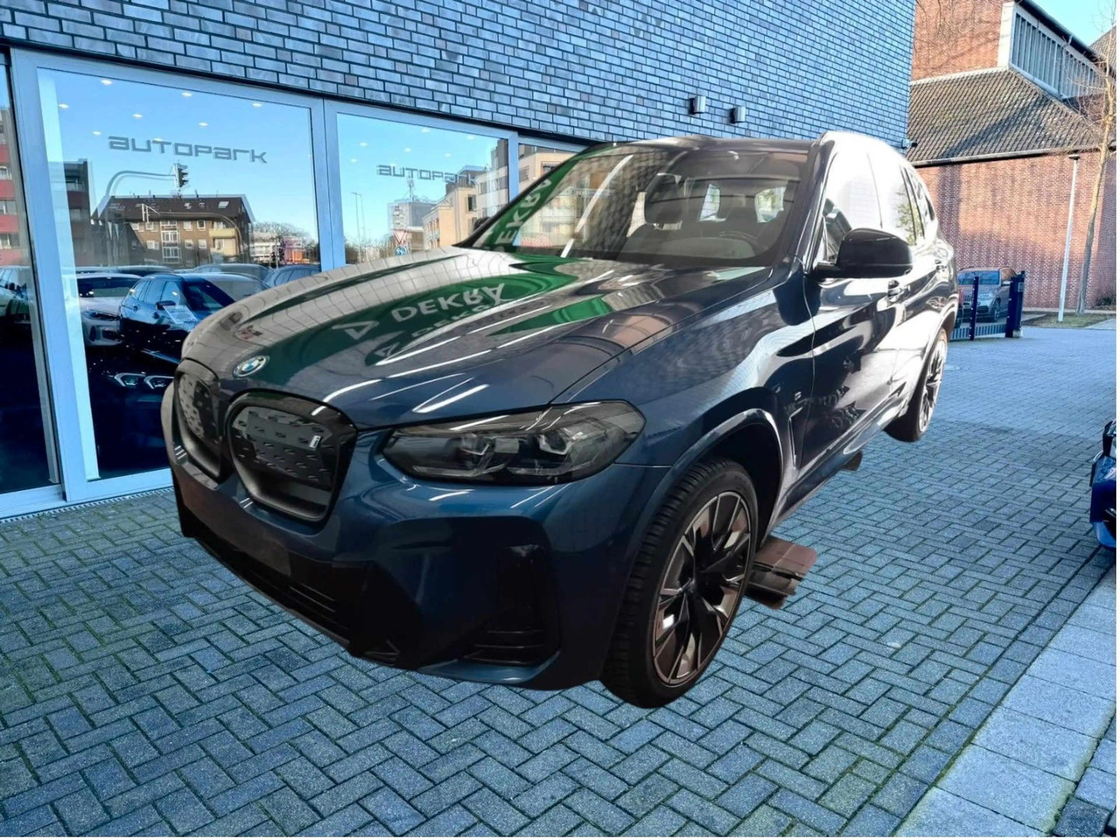 BMW iX3 Impressive M Sport 360 Pano ACC h&k LASER 20