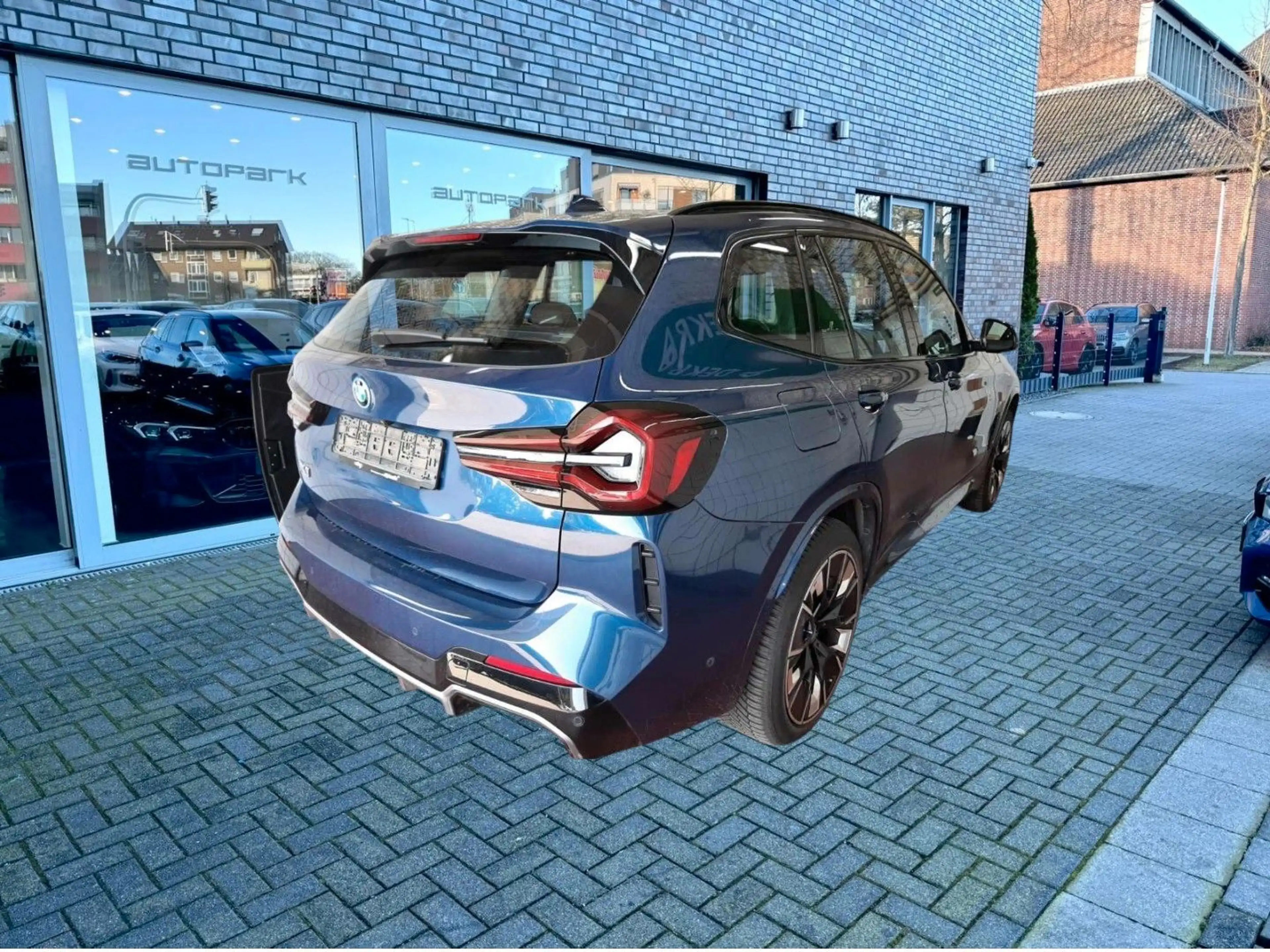 BMW iX3 Impressive M Sport 360 Pano ACC h&k LASER 20 — photo 2