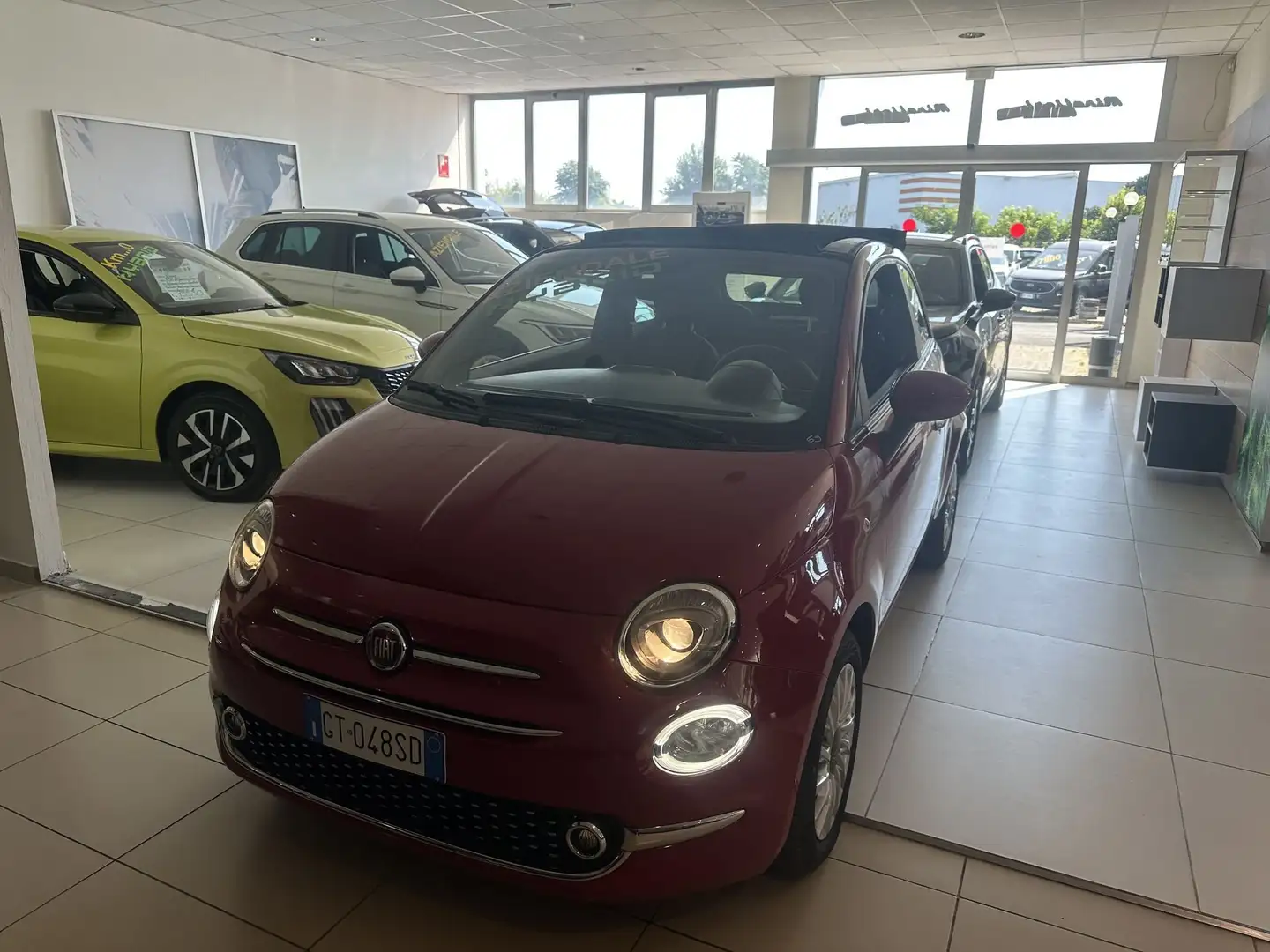 Fiat 500C 1.0 Hybrid Dolcevita Rosso - 2
