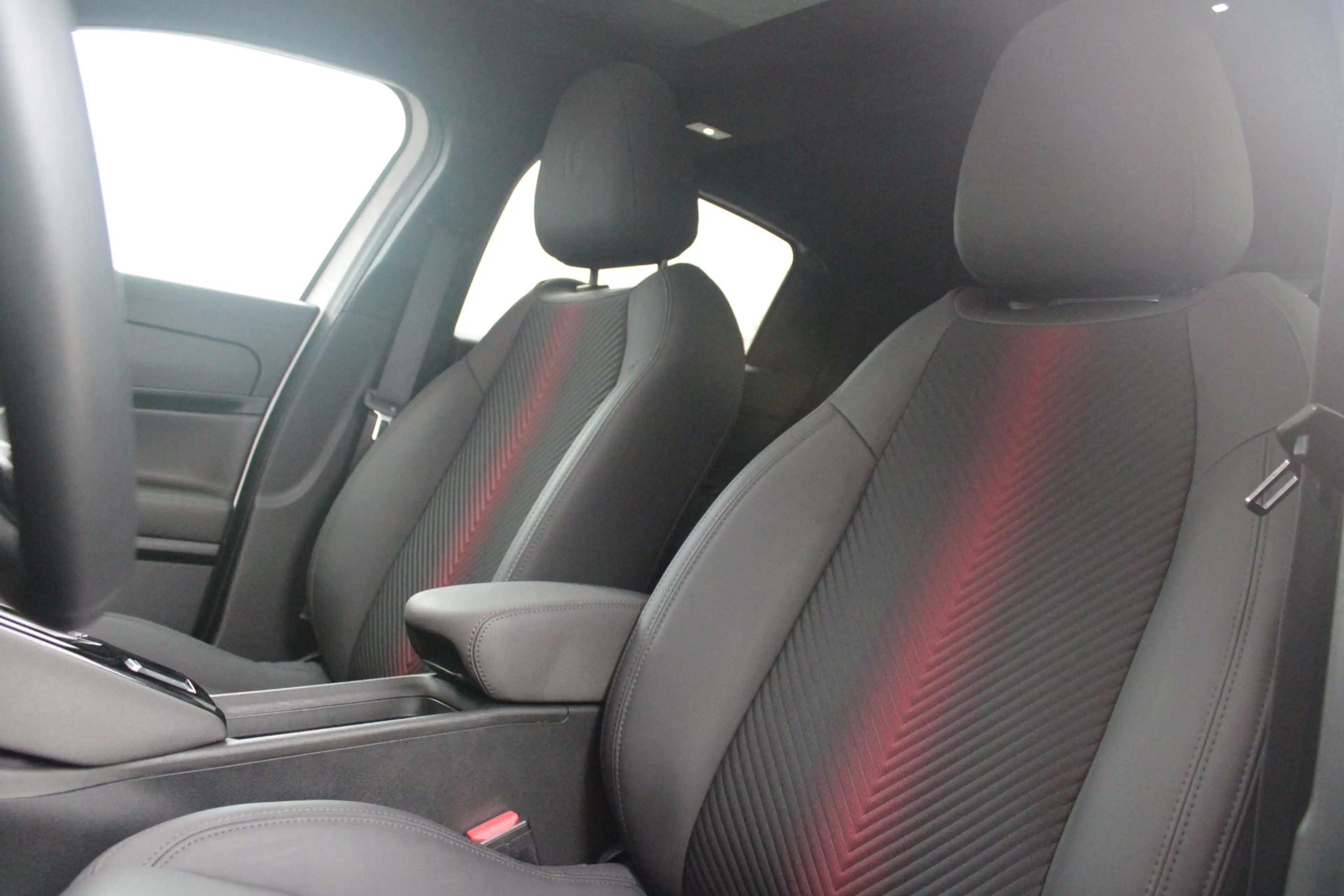 Alfa Romeo Junior 1.2 145PK AUTOMAAT Hybrid IBRIDA SPECIALE | PANORA — photo 2