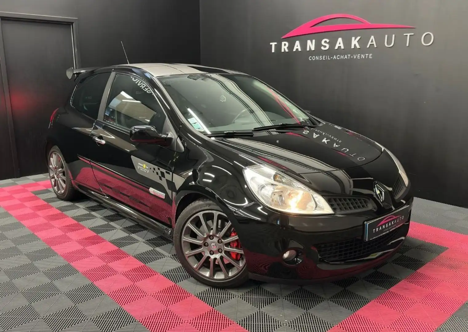 Renault Clio III 2.0 16V 200 Sport F1 Team SUIVI COMPLET TROISIEME MAIN Noir - 1