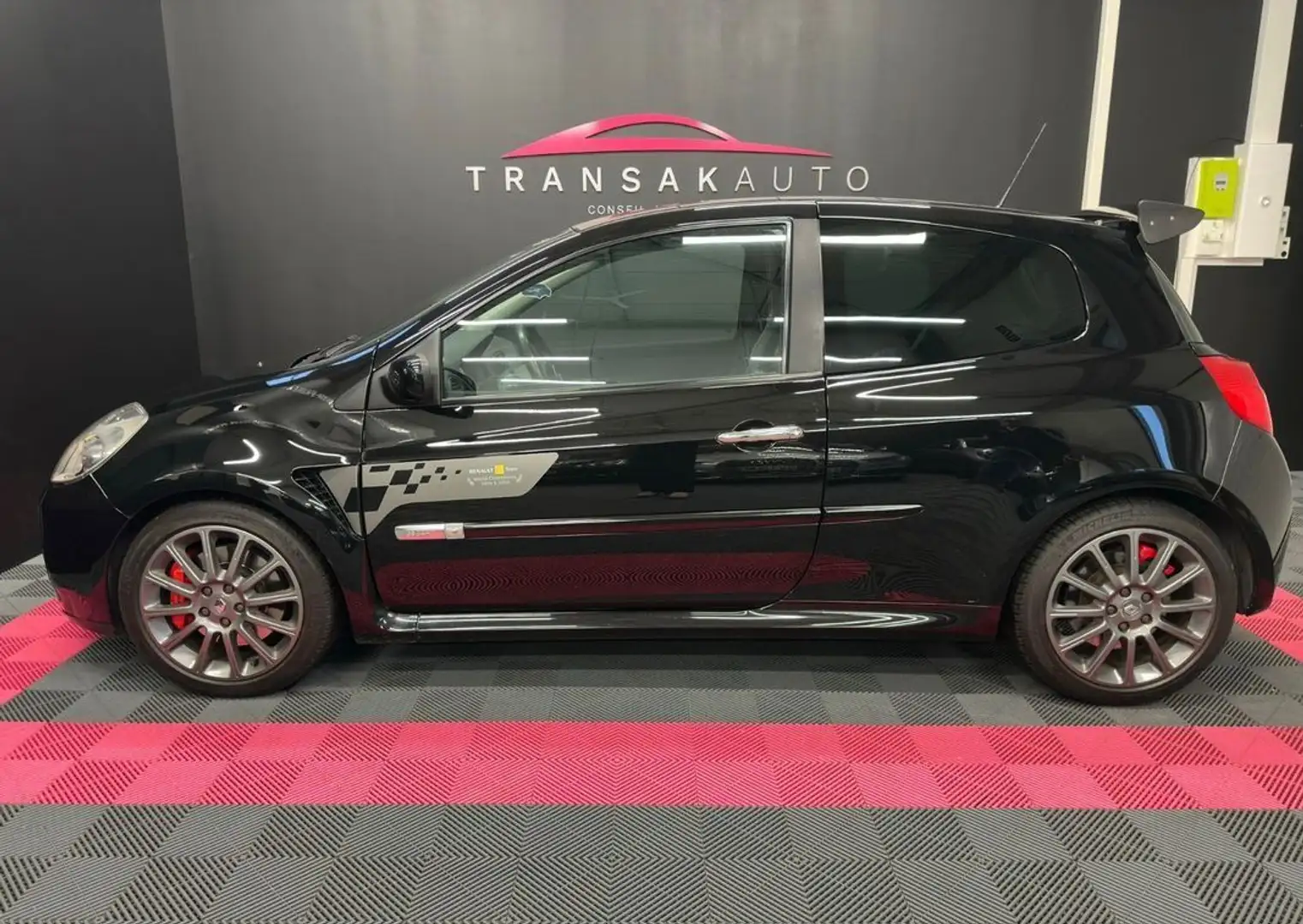 Renault Clio III 2.0 16V 200 Sport F1 Team SUIVI COMPLET TROISIEME MAIN Noir - 2