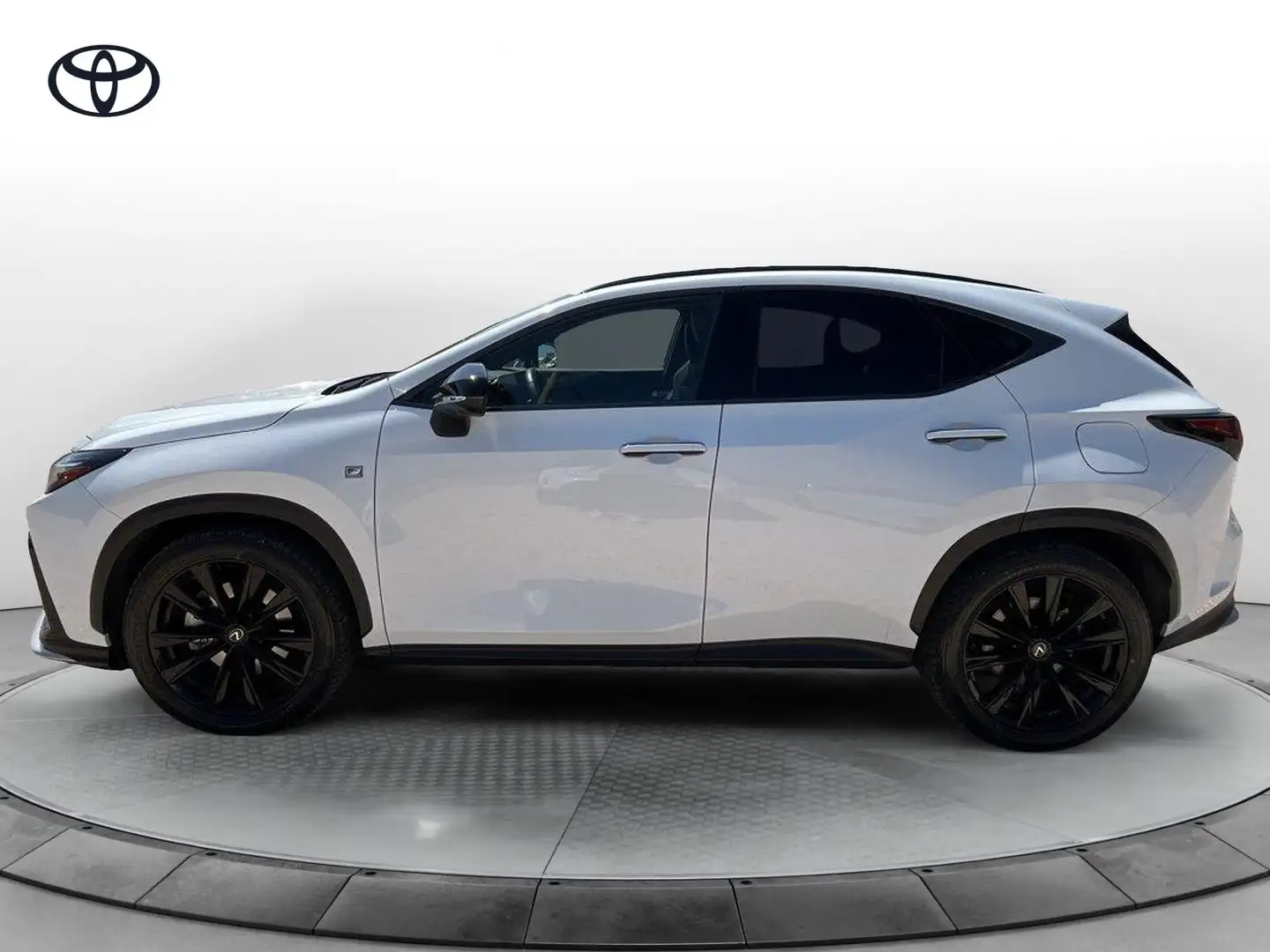 Lexus NX 300 Plug-in 4WD F-Sport Bianco - 2