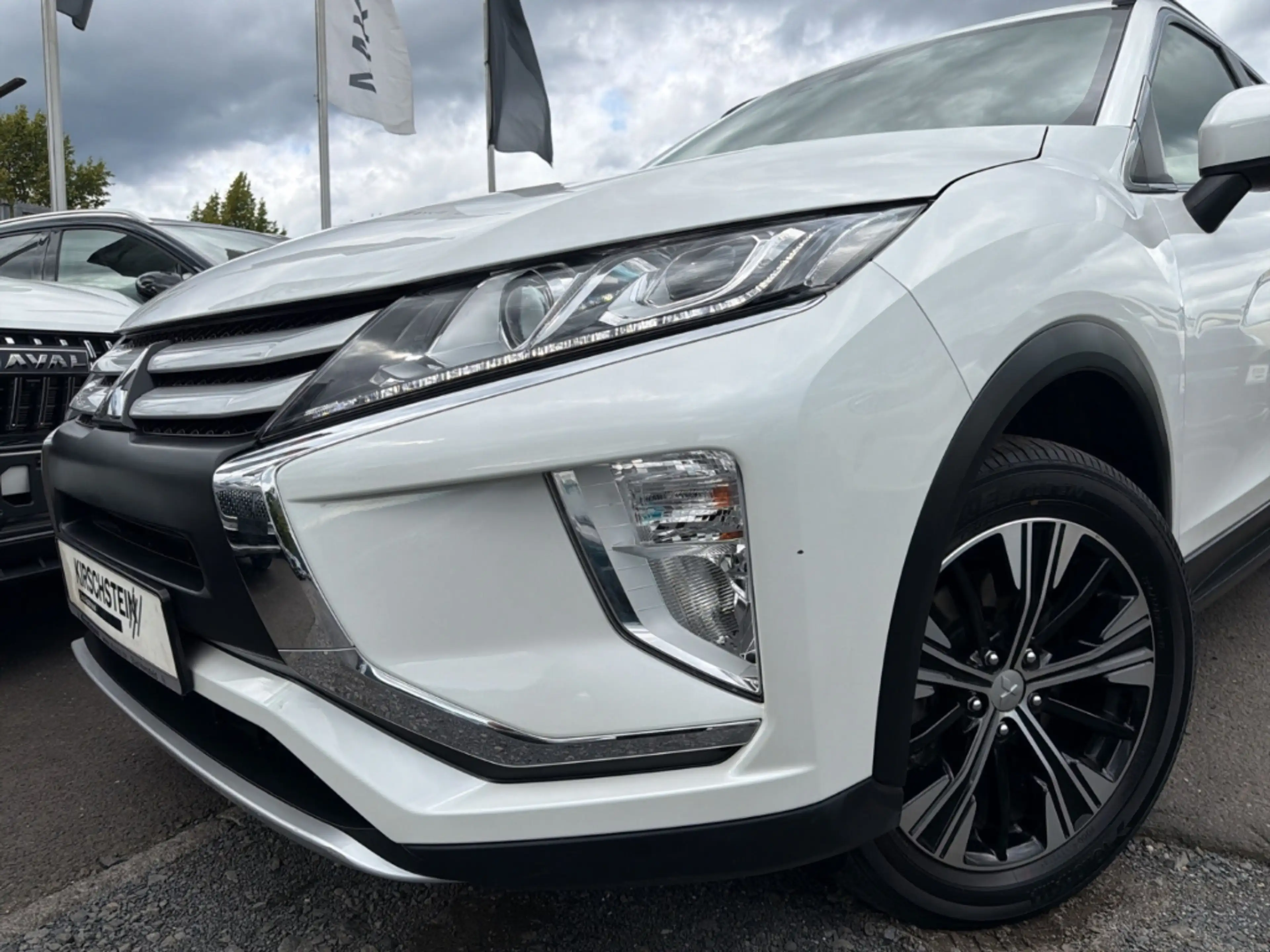 Mitsubishi Eclipse Cross Spirit 2WD 1.5 T-MIVEC AHK Kamera App-Navi — photo 26