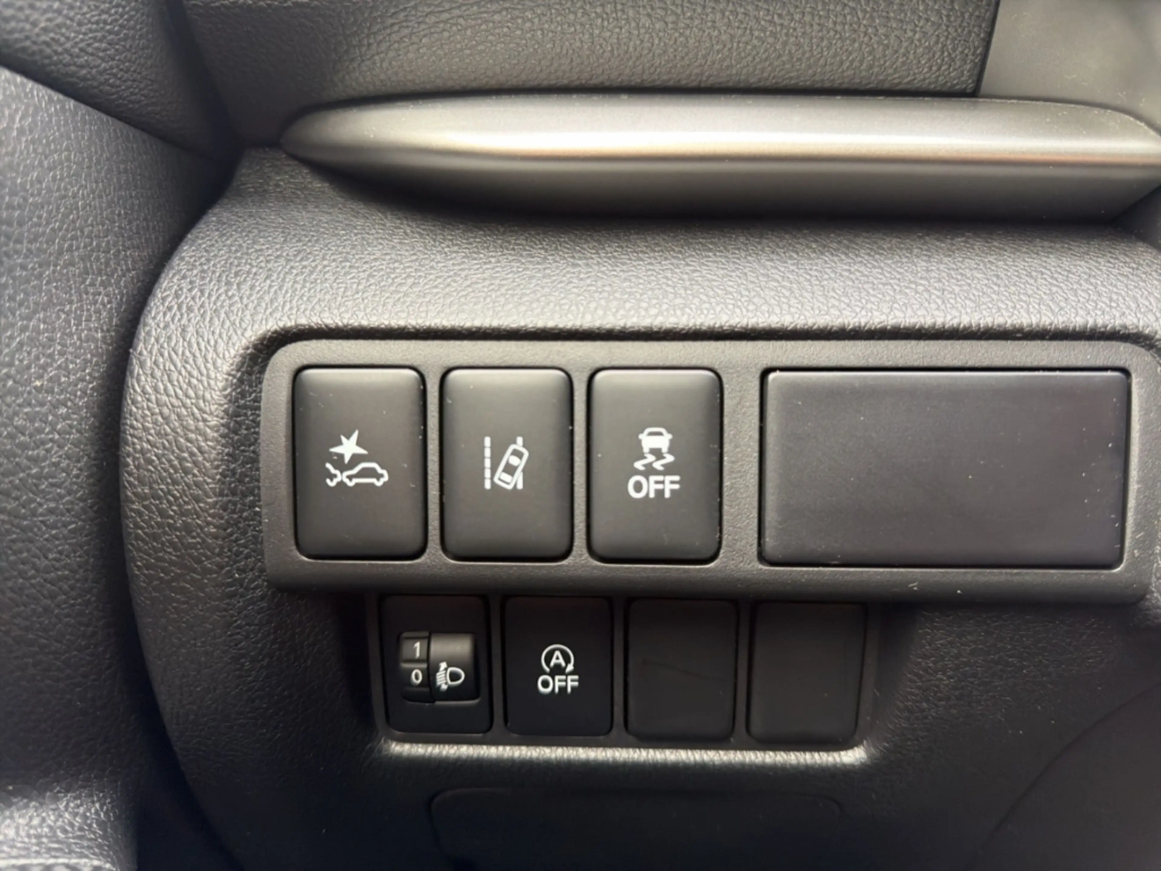 Mitsubishi Eclipse Cross Spirit 2WD 1.5 T-MIVEC AHK Kamera App-Navi — photo 21