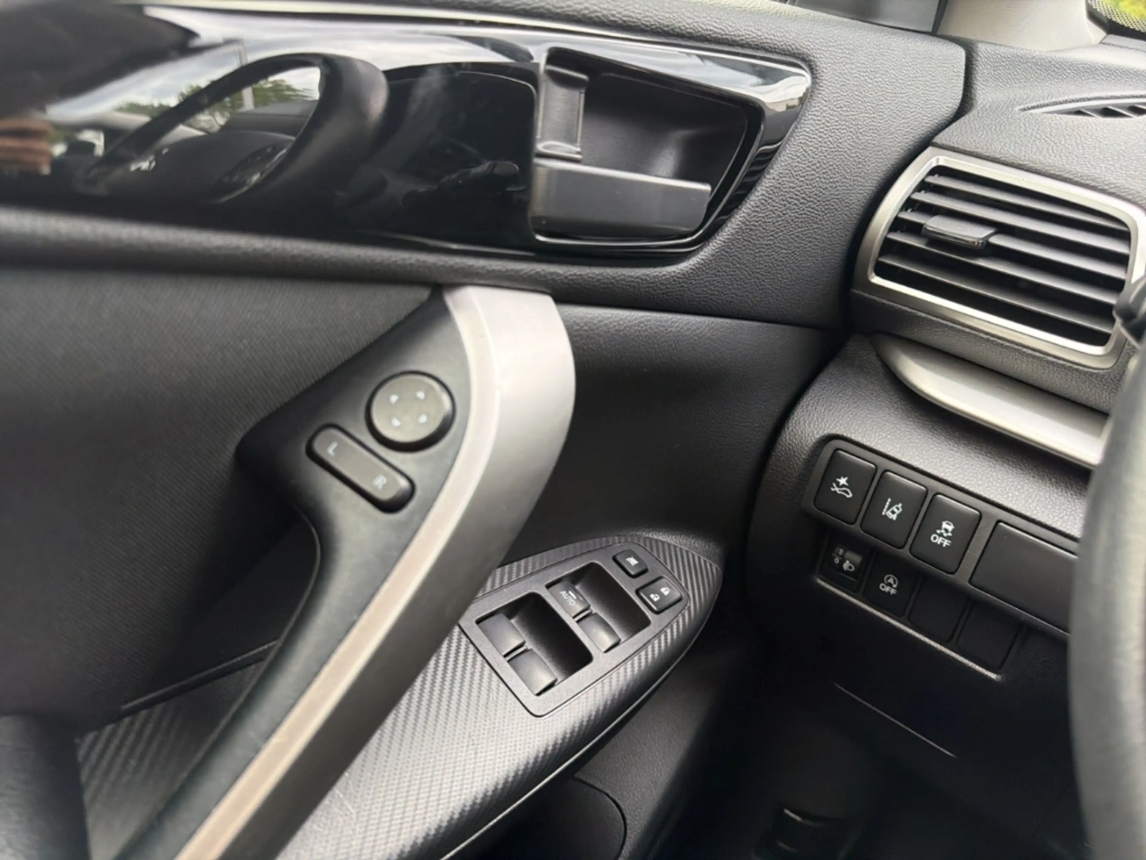 Mitsubishi Eclipse Cross Spirit 2WD 1.5 T-MIVEC AHK Kamera App-Navi — photo 20
