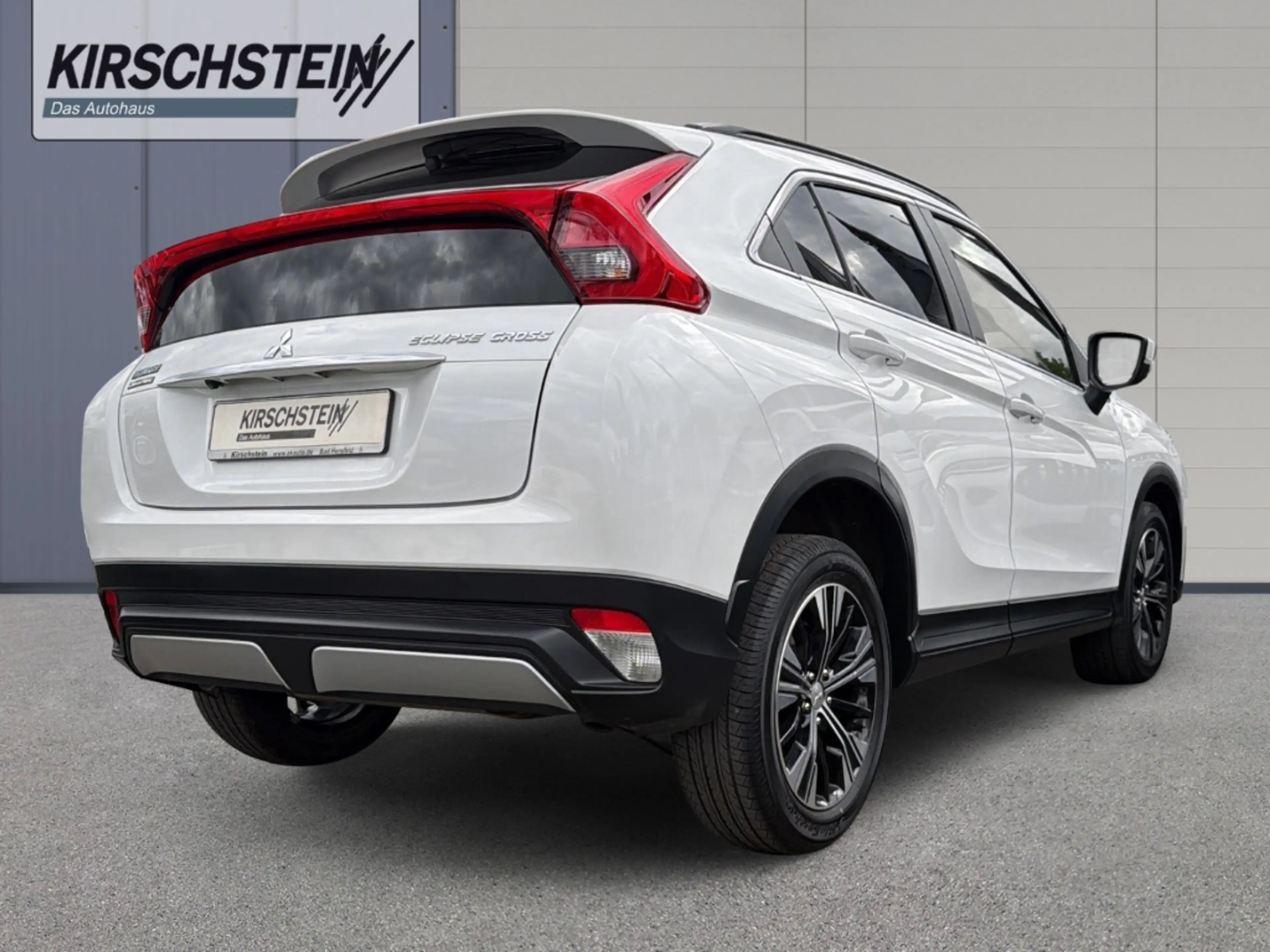 Mitsubishi Eclipse Cross Spirit 2WD 1.5 T-MIVEC AHK Kamera App-Navi — photo 3