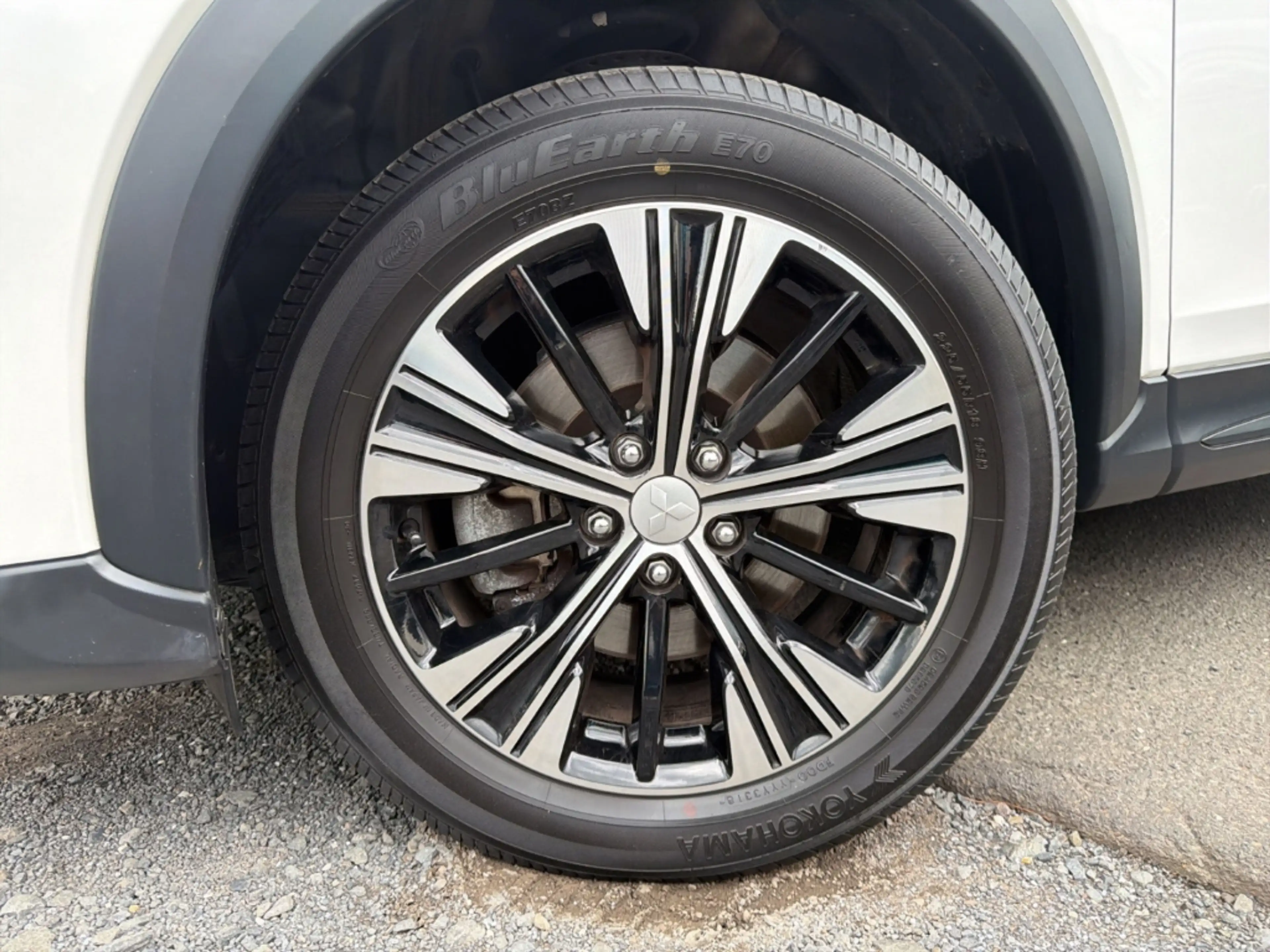Mitsubishi Eclipse Cross Spirit 2WD 1.5 T-MIVEC AHK Kamera App-Navi — photo 27