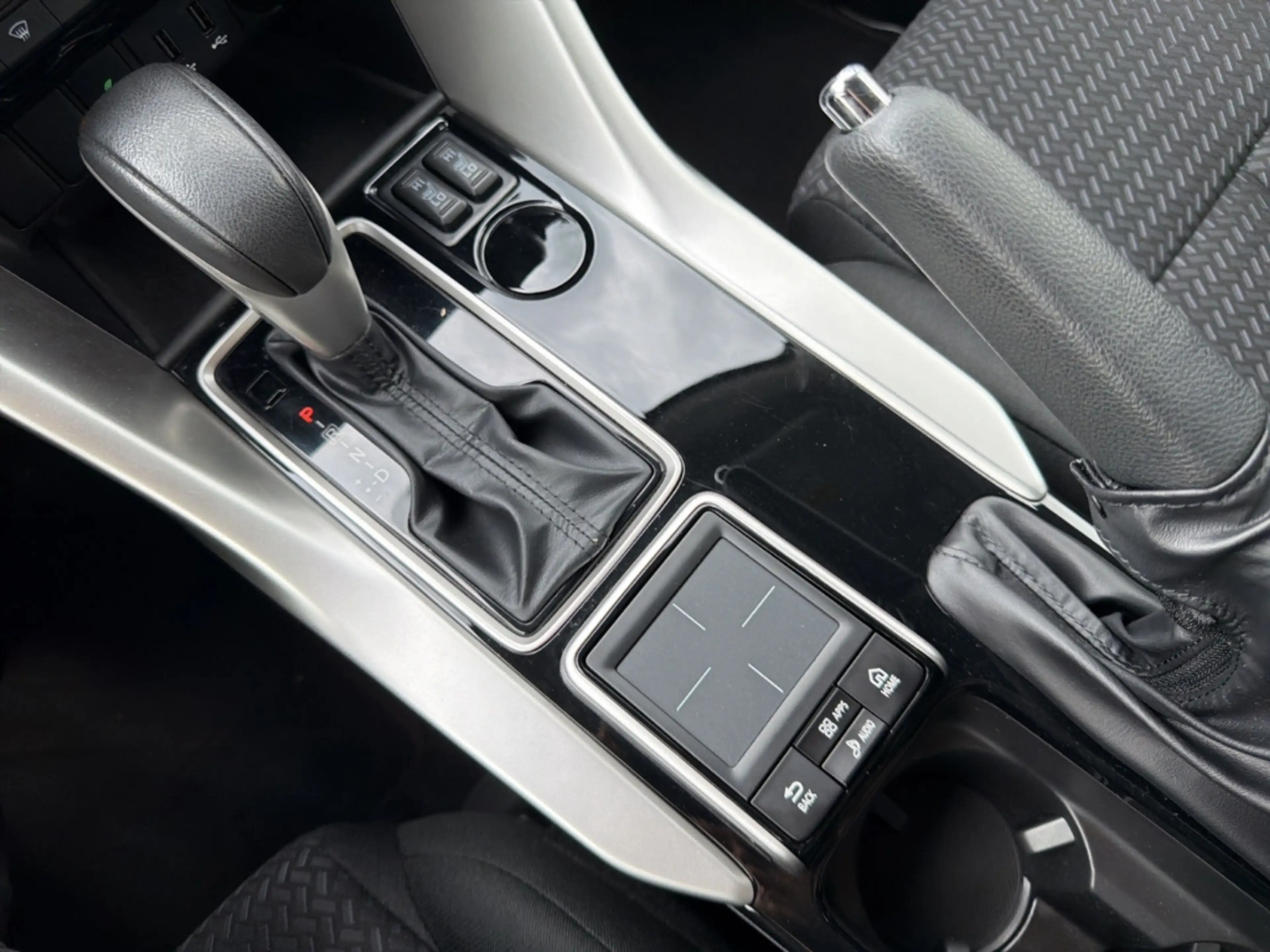 Mitsubishi Eclipse Cross Spirit 2WD 1.5 T-MIVEC AHK Kamera App-Navi — photo 18