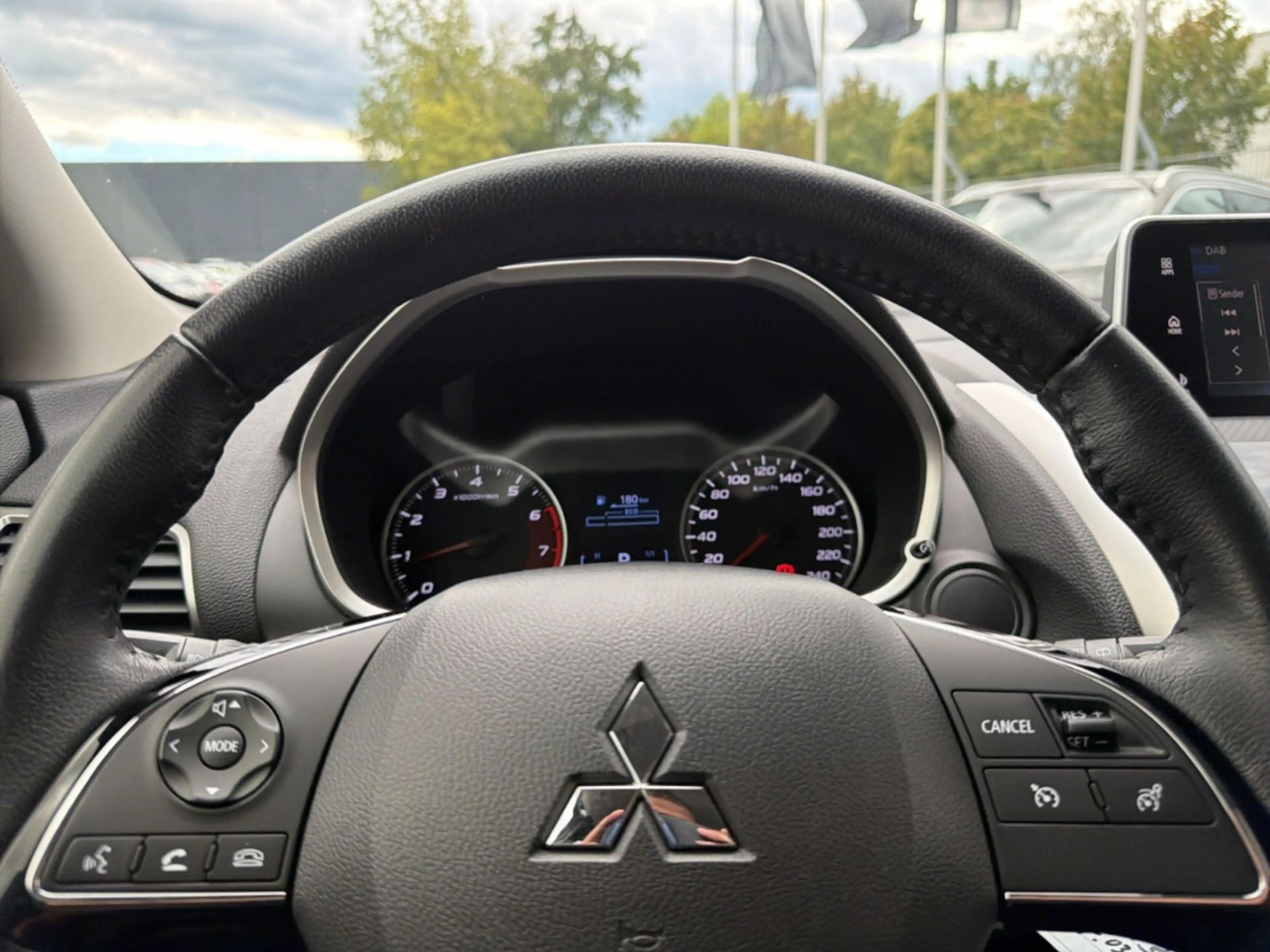 Mitsubishi Eclipse Cross Spirit 2WD 1.5 T-MIVEC AHK Kamera App-Navi — photo 12