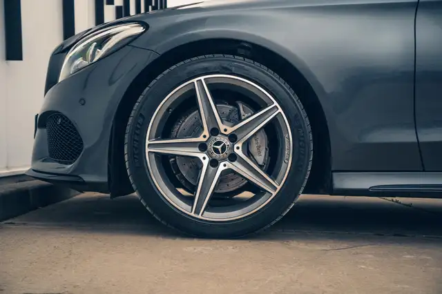 Mercedes-Benz C-Class view 12