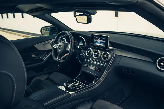 Mercedes-Benz C-Class view 15