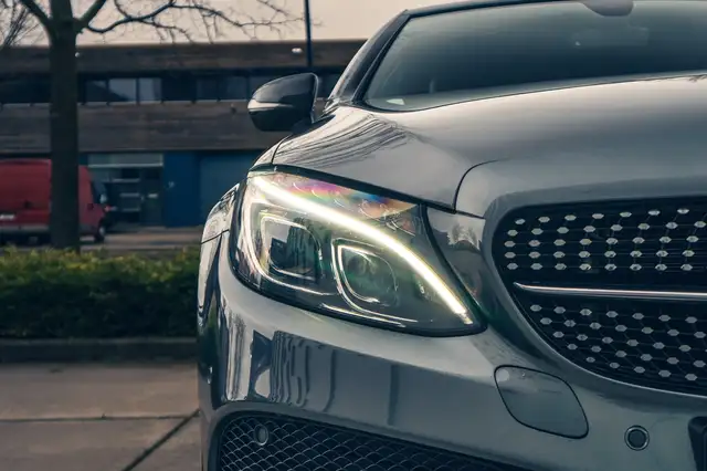 Mercedes-Benz C-Class view 10