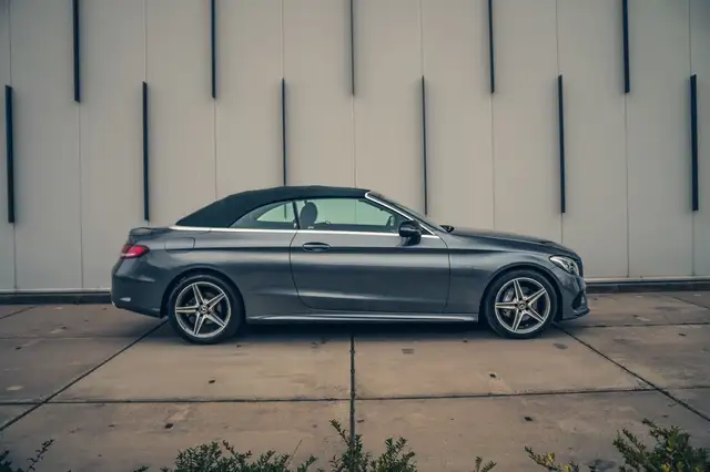Mercedes-Benz C-Class view 4
