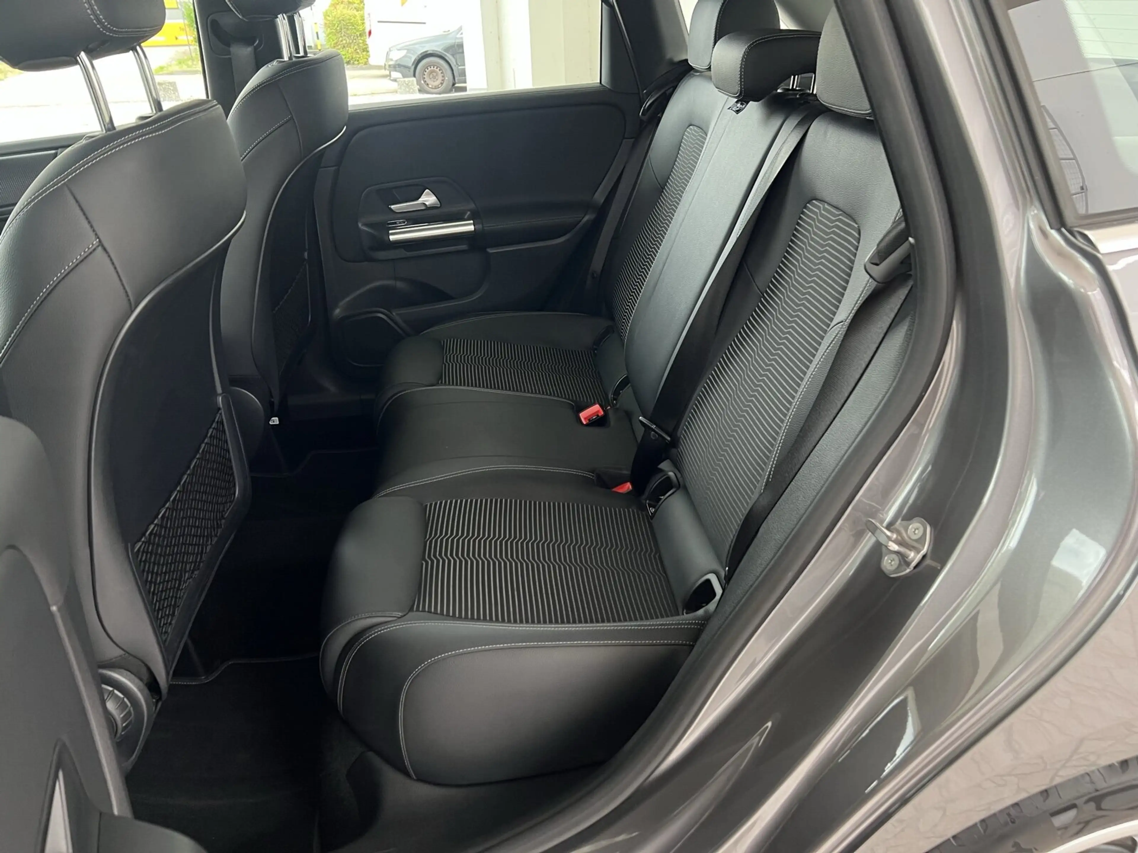 Mercedes-Benz B 200 B 200 Progressive/Navi/Distronic/LED/AHK/Sitzhzg — photo 14