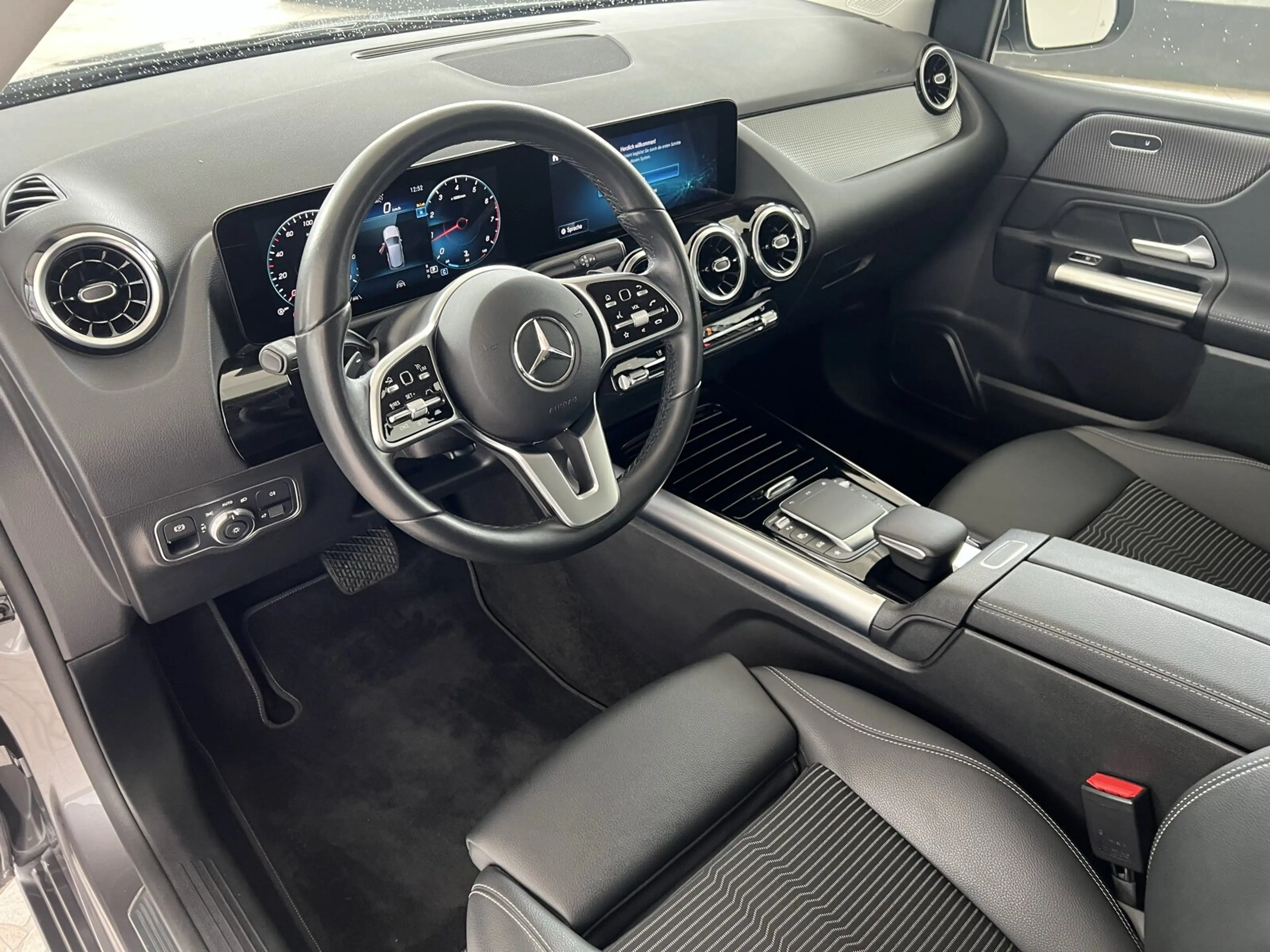 Mercedes-Benz B 200 B 200 Progressive/Navi/Distronic/LED/AHK/Sitzhzg — photo 9