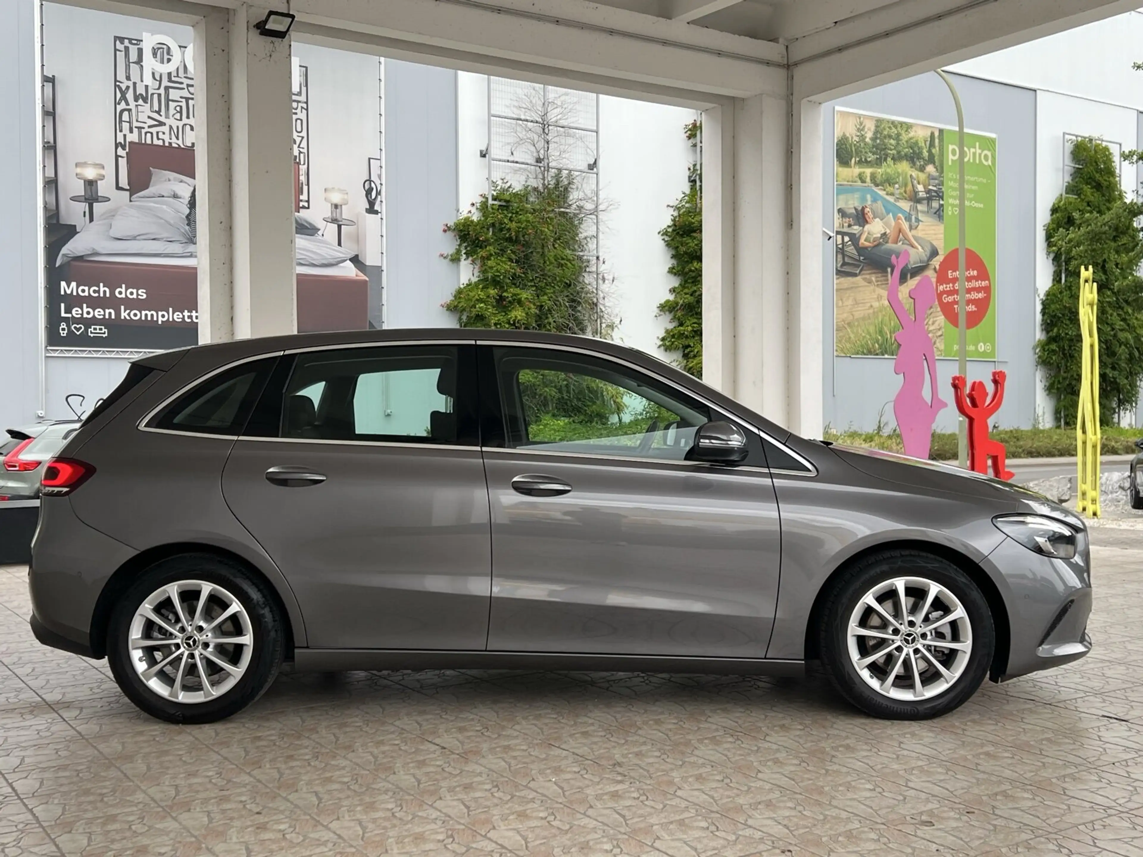 Mercedes-Benz B 200 B 200 Progressive/Navi/Distronic/LED/AHK/Sitzhzg — photo 4